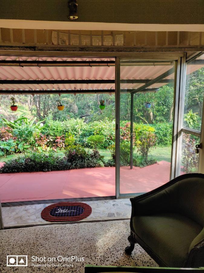 Leela's Cottage Lonavala Esterno foto